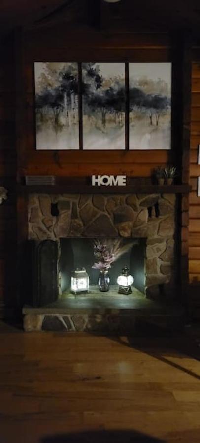Comfy Log Family & Pet Kind By State & Waterparks! Tobyhanna